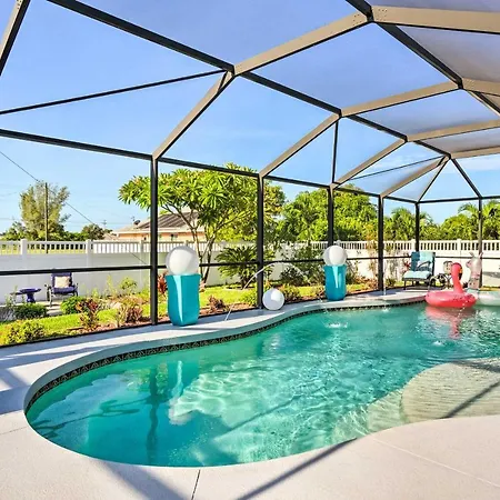 Chic Cape Coral Oasis With Pool 5 Mi To Beach!